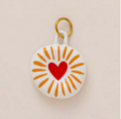 Medaillon blanc coeur